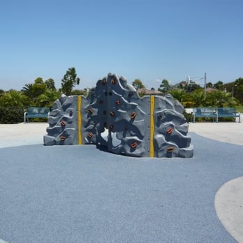 Green Park - rock wall - Parks Near Me - Huntington Beach, California Green Park - rock wall - Parks Near Me - Huntington Beach, California