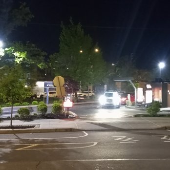 Wendy's - The drive area is always active, this is a favorite fast food place. - Burgers Near Me - Staten Island, New York Wendy's - The drive area is always active, this is a favorite fast food place. - Burgers Near Me - Staten Island, New York