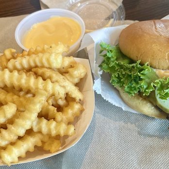Shake Shack Midtown Tampa - Burgers Near Me - Tampa, Florida Shake Shack Midtown Tampa - Burgers Near Me - Tampa, Florida