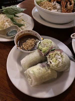 Le’s Vietnamese Restaurant by null