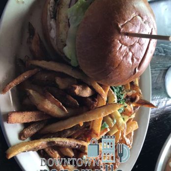 Jackson Ave Pub - Pub burger with fried egg - Burgers Near Me - Naperville, Illinois Jackson Ave Pub - Pub burger with fried egg - Burgers Near Me - Naperville, Illinois