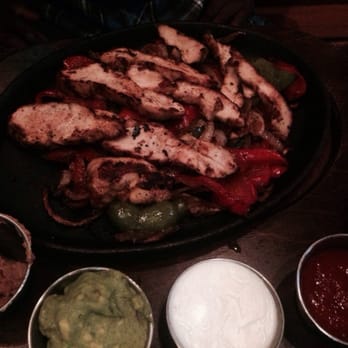 Carlos & Pepe's - Fajitas - Mexican Near Me - Laval, Quebec
