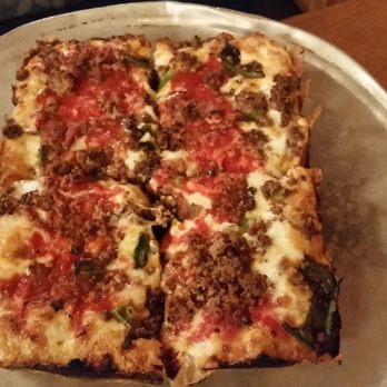 Niki's Pizza - Ground beef and peppers - Pizza Near Me - Detroit, Michigan Niki's Pizza - Ground beef and peppers - Pizza Near Me - Detroit, Michigan
