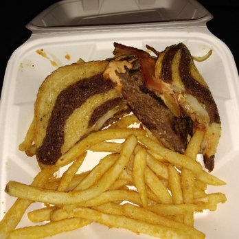 Cornucopia Restaurant - Patty melt - Beer Gardens Near Me - Eugene, Oregon