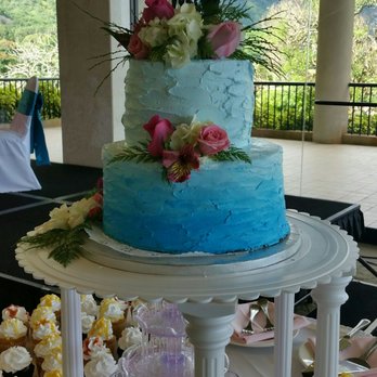 Cake Connection - This lilikoi & guava graced this table at Ko'olau Ballroom, their out of town guests was treated by my tropical island flavours! - Bakeries Near Me - Honolulu, Hawaii