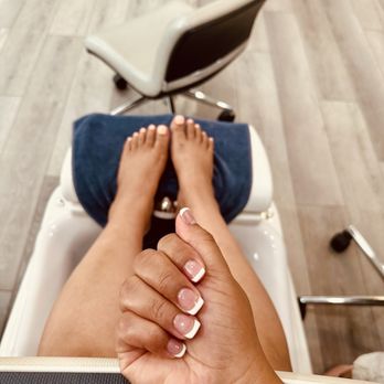 Luxury Nail Bar - Nail Salons Near Me - Corona, California