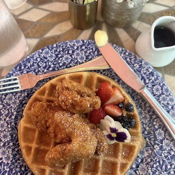 MIAM Cafe - Chicken & Waffles. - Sandwiches Near Me - Miami, Florida