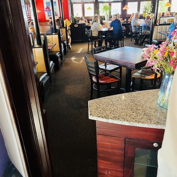 No Frill Bar and Grill - Inside - Wine Bars Near Me - Virginia Beach, Virginia