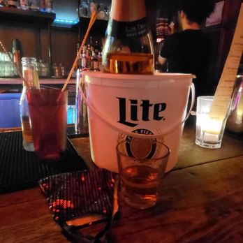 Larry's - Cocktail Bars Near Me - Chicago, Illinois