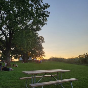 Quattro Goomba's Winery - Wineries Near Me - Aldie, Virginia