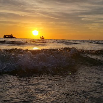 Silver Sands Motel - Sunsets are gorgeous! - Hotels Near Me - Clearwater Beach, Florida Silver Sands Motel - Sunsets are gorgeous! - Hotels Near Me - Clearwater Beach, Florida