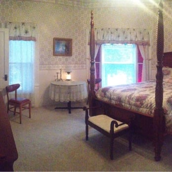 Ingelboro Mansion Bed & Breakfast - The Pink Room. - Hotels Near Me - Smith Center, Kansas