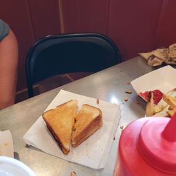 Grilled cheese! Grilled cheese!