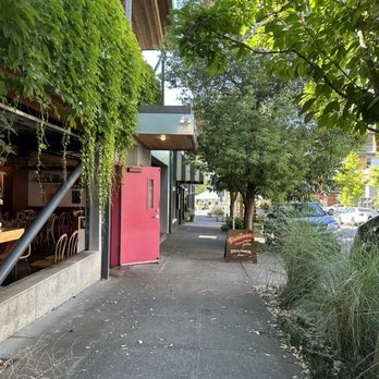 Gabbiano's - Exterior - Italian Near Me - Portland, Oregon Gabbiano's - Exterior - Italian Near Me - Portland, Oregon