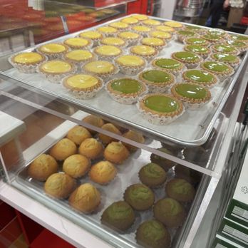 Uncle Tetsu - Original and matcha cheese tarts, Madeline's at the bottom - Japanese Near Me - Boston, Massachusetts