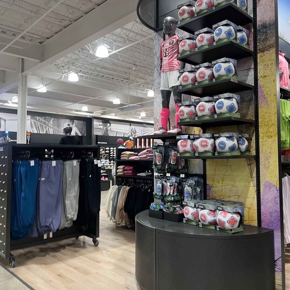 DICK'S Sporting Goods - Sports Wear Near Me - Erie, Pennsylvania