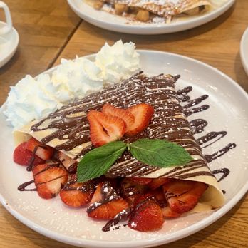 Fraise Cafe - Creperies Near Me - Fullerton, California