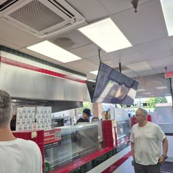 Very Busy here with #1 Employees working quick: 4 Prep, 4 Oven Chefs and 4 pizza boxers with 2 Managers at Jet's in Macomb. 5/30/2026
