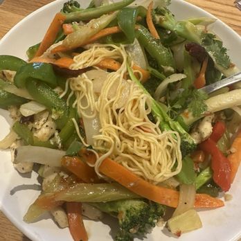 Huế - Stir fry with chicken - Vietnamese Near Me - Milwaukee, Wisconsin Huế - Stir fry with chicken - Vietnamese Near Me - Milwaukee, Wisconsin