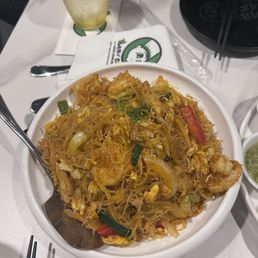 6. Thai Style Fried Rice Noodle