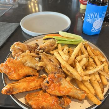 WSKY Stadium - Wings - Sports Bars Near Me - Las Vegas, Nevada WSKY Stadium - Wings - Sports Bars Near Me - Las Vegas, Nevada