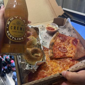 Wiseguy Pizza - Pizza, crème soda, garlic knots - Pizza Near Me - Herndon, Virginia Wiseguy Pizza - Pizza, crème soda, garlic knots - Pizza Near Me - Herndon, Virginia