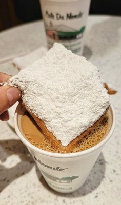 Cafe Du Monde by null