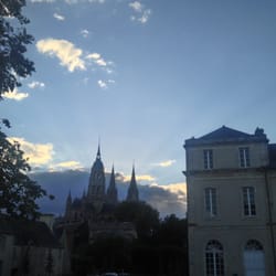 Hôtel Reine Mathilde - View from behind the hotel