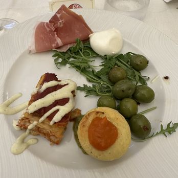 Villa Elvira - Italian Near Me - Pozzuoli, NA