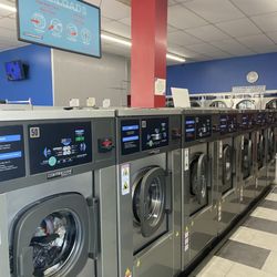 The Laundry Room of Palms - Four load washers