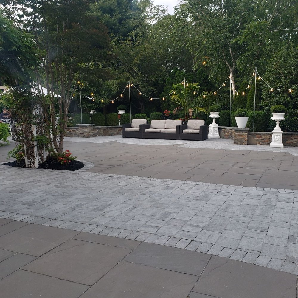 Villa Lombardi's - Nice outdoor setting. - Caterers Near Me - Holbrook, New York