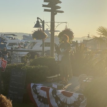 The Quarterdeck - @palomajahms - Cafes Near Me - Des Moines, Washington