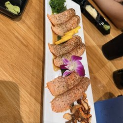 Omokase - Sake salmon sushi