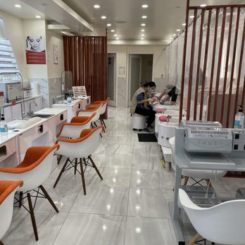 QQ Nails & Spa - Inside - Nail Salons Near Me - New York, New York