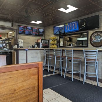 Alumni Quincy - Inside - Pizza Near Me - Quincy, Massachusetts Alumni Quincy - Inside - Pizza Near Me - Quincy, Massachusetts
