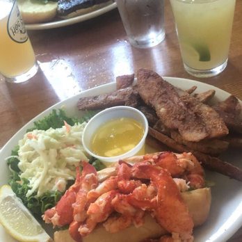 Chapin's Bayside - Hot lobster roll, burger, and drinks! - Seafood Near Me - Dennis, Massachusetts Chapin's Bayside - Hot lobster roll, burger, and drinks! - Seafood Near Me - Dennis, Massachusetts