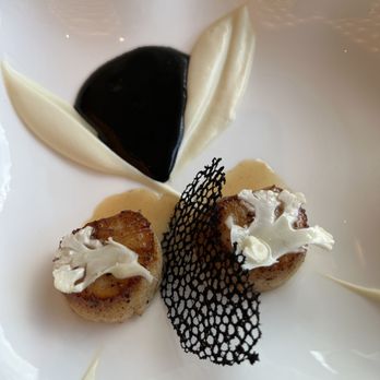 Le Jardinier - Scallop appetizer (in honor of the MC Escher exhibit) - French Near Me - Houston, Texas