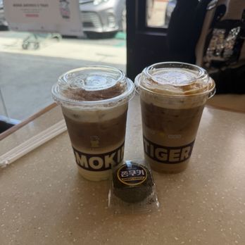 Smoking Tiger Coffee Lab - Sesame Chewy Cookie and Banana Milk Latte and Bori Latte - Cafes Near Me - San Gabriel, California Smoking Tiger Coffee Lab - Sesame Chewy Cookie and Banana Milk Latte and Bori Latte - Cafes Near Me - San Gabriel, California