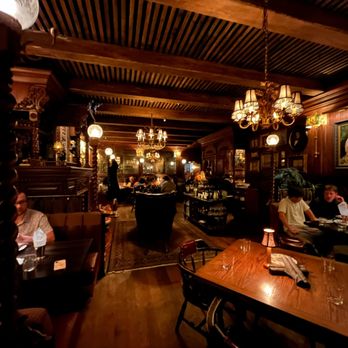Armitage Alehouse - Seductive Atmosphere - Pubs Near Me - Chicago, Illinois