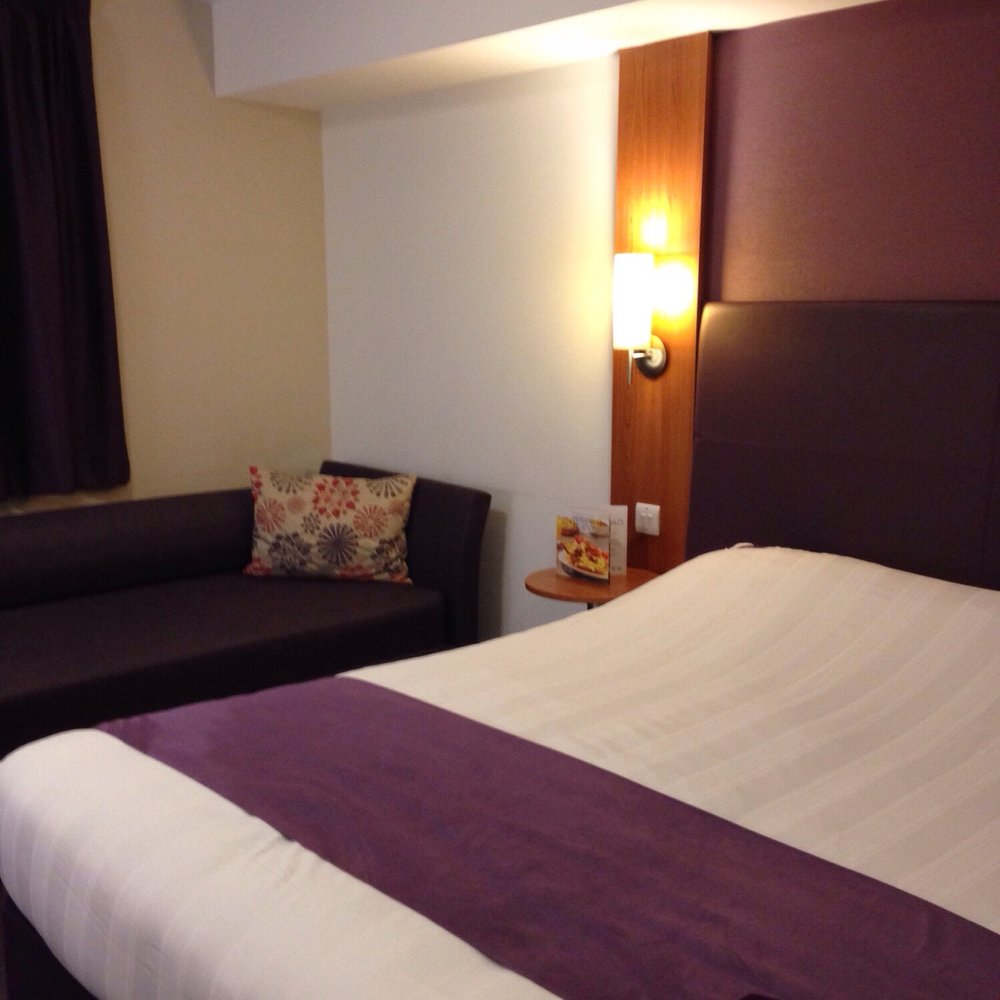 Premier Inn - Hotels Near Me - Southampton, STH