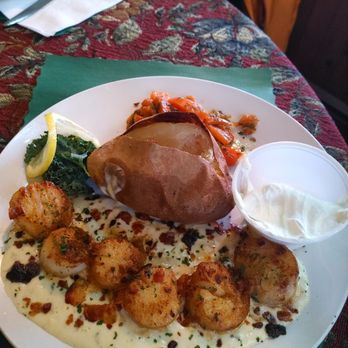 Fort View Inn - Seared Scallops over a Lemon Sauce - New American Near Me - Ticonderoga, New York