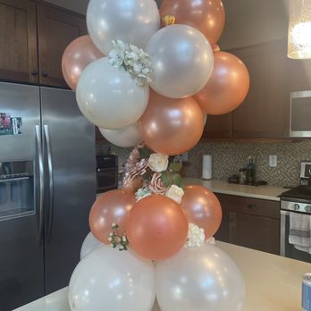 Roxstar Arrangements - Balloon Services Near Me