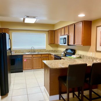 Silver Lake Resort - Kitchen - Hotels Near Me - Kissimmee, Florida Silver Lake Resort - Kitchen - Hotels Near Me - Kissimmee, Florida