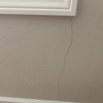Extra Mile Painting - Crack in the wall. Not caulked. - Painters Near Me - Phoenix, Arizona