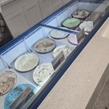 Lucky Scoops - Ice cream - Ice Cream & Frozen Yogurt Near Me - Tamarac, Florida