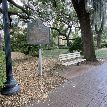 Monterey Square - Landmarks & Historical Buildings Near Me - Savannah, Georgia Monterey Square - Landmarks & Historical Buildings Near Me - Savannah, Georgia