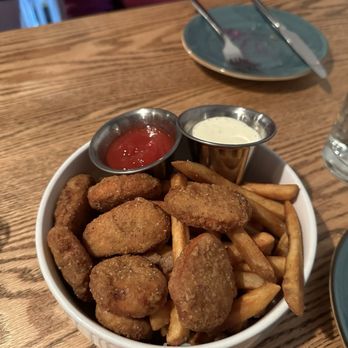 Shift Kitchen & Bar - Children's chicken nuggets - New American Near Me - Flagstaff, Arizona Shift Kitchen & Bar - Children's chicken nuggets - New American Near Me - Flagstaff, Arizona