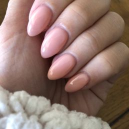 Almond shape, smooth, very natural looking! Love it! Almond shape, smooth, very natural looking! Love it!