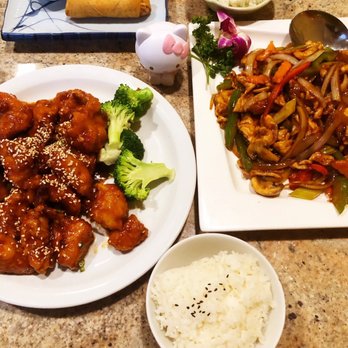 Yen's Kitchen and Sushi Bar - Sesame Style Chicken and Szechuan Style Chicken - Sushi Bars Near Me - Ashburn, Virginia