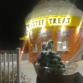 Twistee Treat - Fry - Try the pastachio and cherry swirl!!! - Ice Cream & Frozen Yogurt Near Me - Cypress, Texas Twistee Treat - Fry - Try the pastachio and cherry swirl!!! - Ice Cream & Frozen Yogurt Near Me - Cypress, Texas